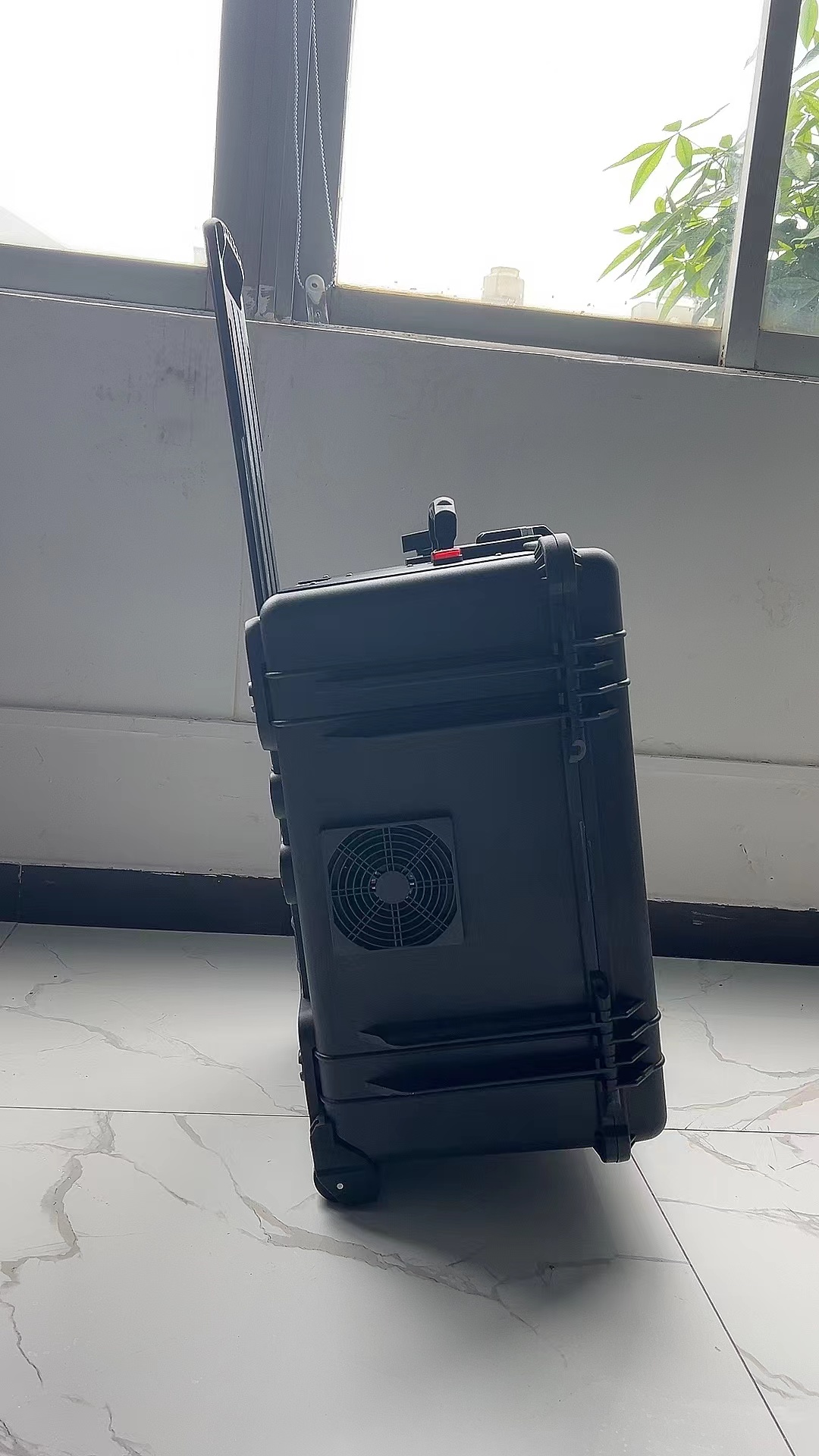 东澳镇手拉箱型移动通信干扰器